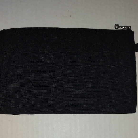 Black Cheetah Print Wristlet Clutch With RFID Protection - Picture 3 of 4